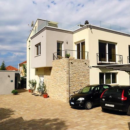 זאדאר Apartments Rotiroti מראה חיצוני תמונה
