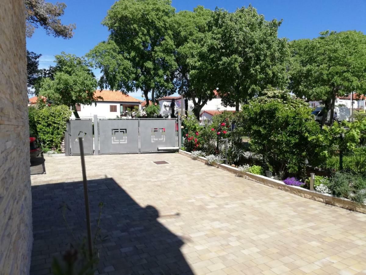 זאדאר Apartments Rotiroti מראה חיצוני תמונה